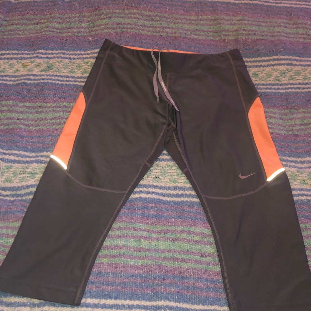 Nike capris - Picture 2 of 2